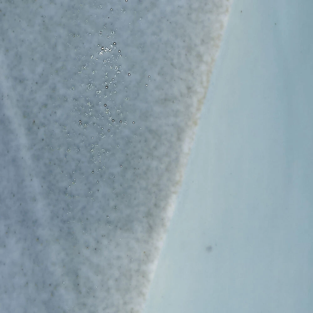 Diamond 18 Inch 100.00 Watt Blue And Cream Table Lamp Portable Light 4 Diamond 18 Inch 100.00 Watt Blue And Cream Table Lamp Portable Light - Image 4